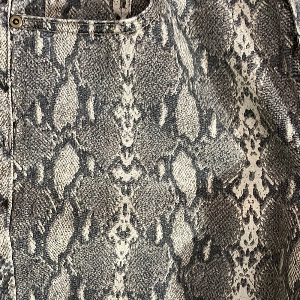 Dg2 5 Pocket Python Design Straight Jeans Size 12p - image 3